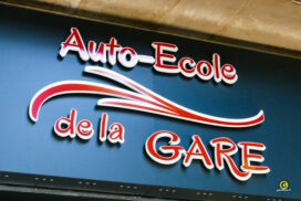 Enseignes Auto Ecole De La Gare Cavaillon Habillage Facade Lettres PVC LED Signaletique 2 272x182, Gambus Enseignes