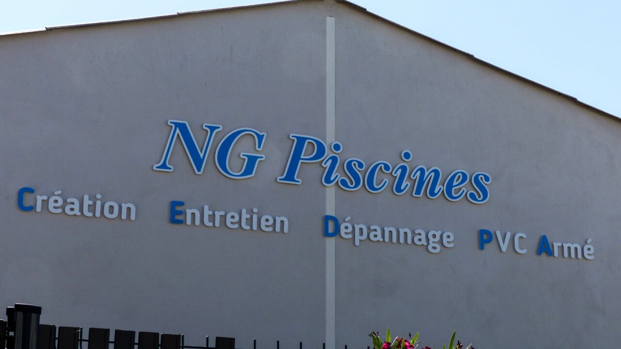 enseignes-ng-piscines-st-remy-de-provence-lettres-decoupees-aluminium-5