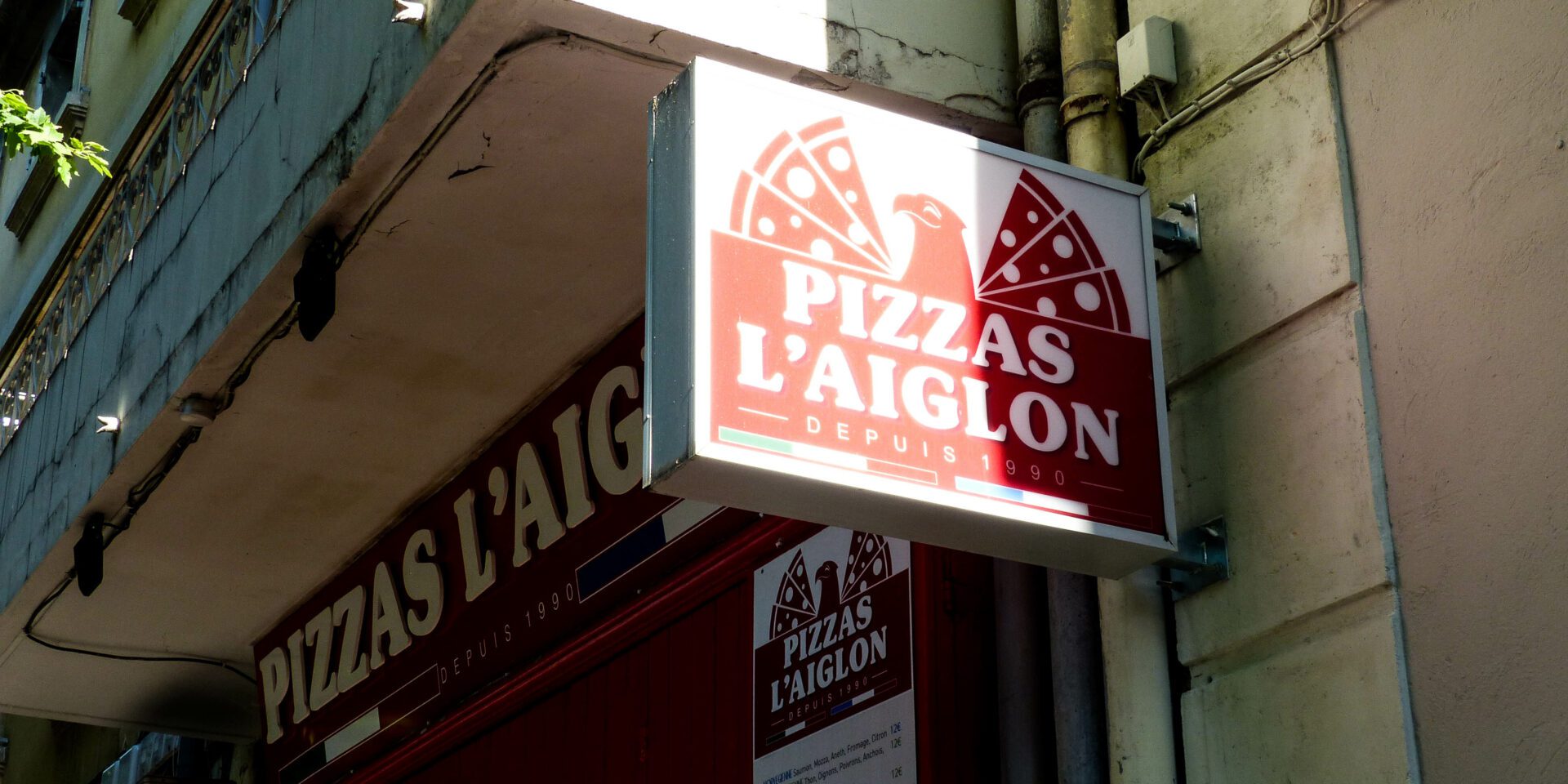 Enseignes Pizza LAiglon Cavaillon Lettres Decoupees Panneaux Prix Drapeau LED 5 1920x960, Gambus Enseignes