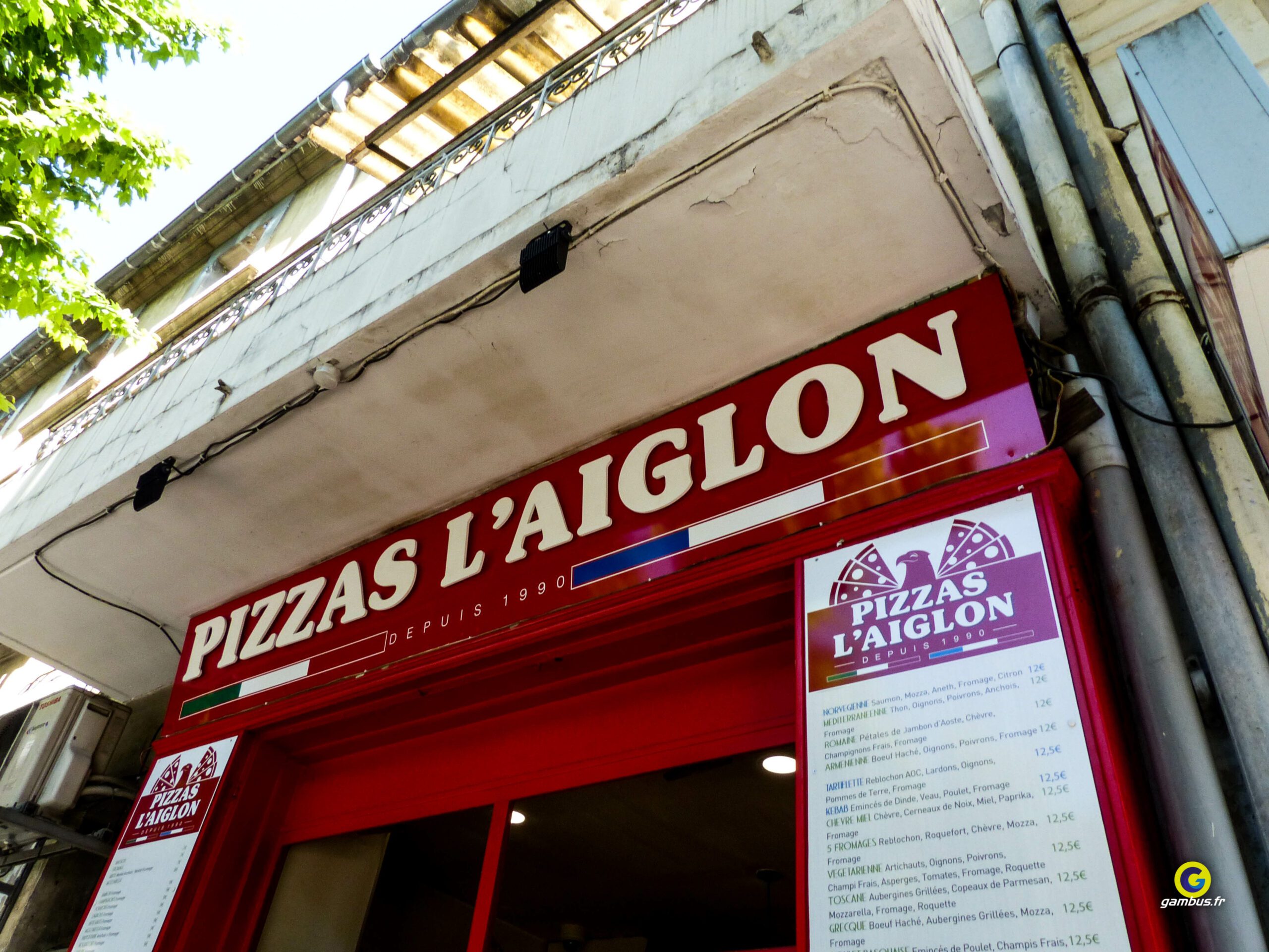 Enseignes Pizza LAiglon Cavaillon Lettres Decoupees Panneaux Prix Drapeau LED 8 Scaled, Gambus Enseignes