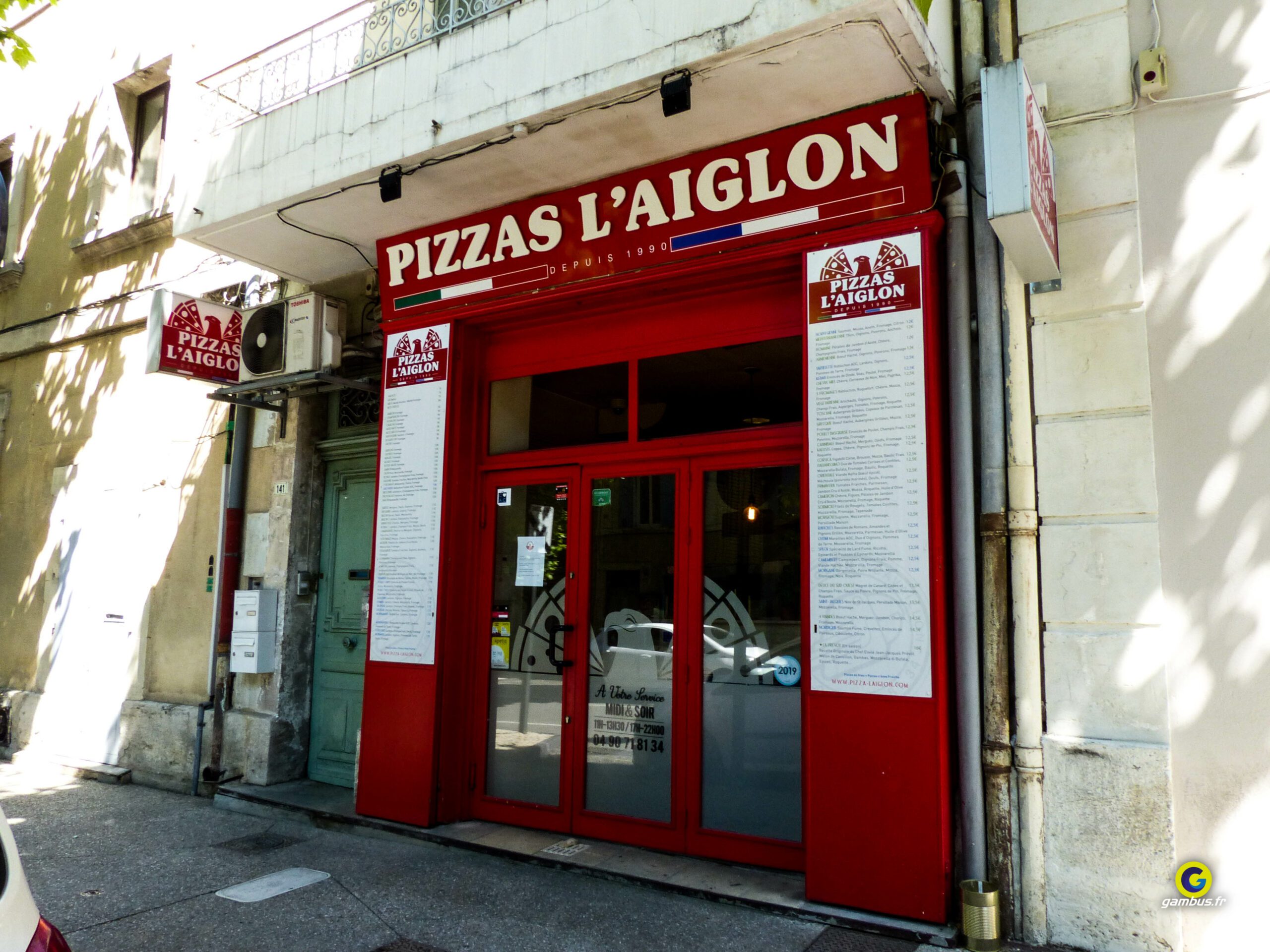 Enseignes Pizza LAiglon Cavaillon Lettres Decoupees Panneaux Prix Drapeau LED 9 Scaled, Gambus Enseignes
