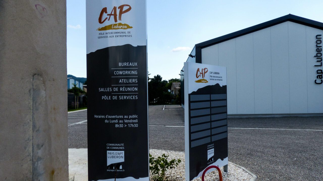 signaletique-cap-luberon-apt-totem-aluminium-2