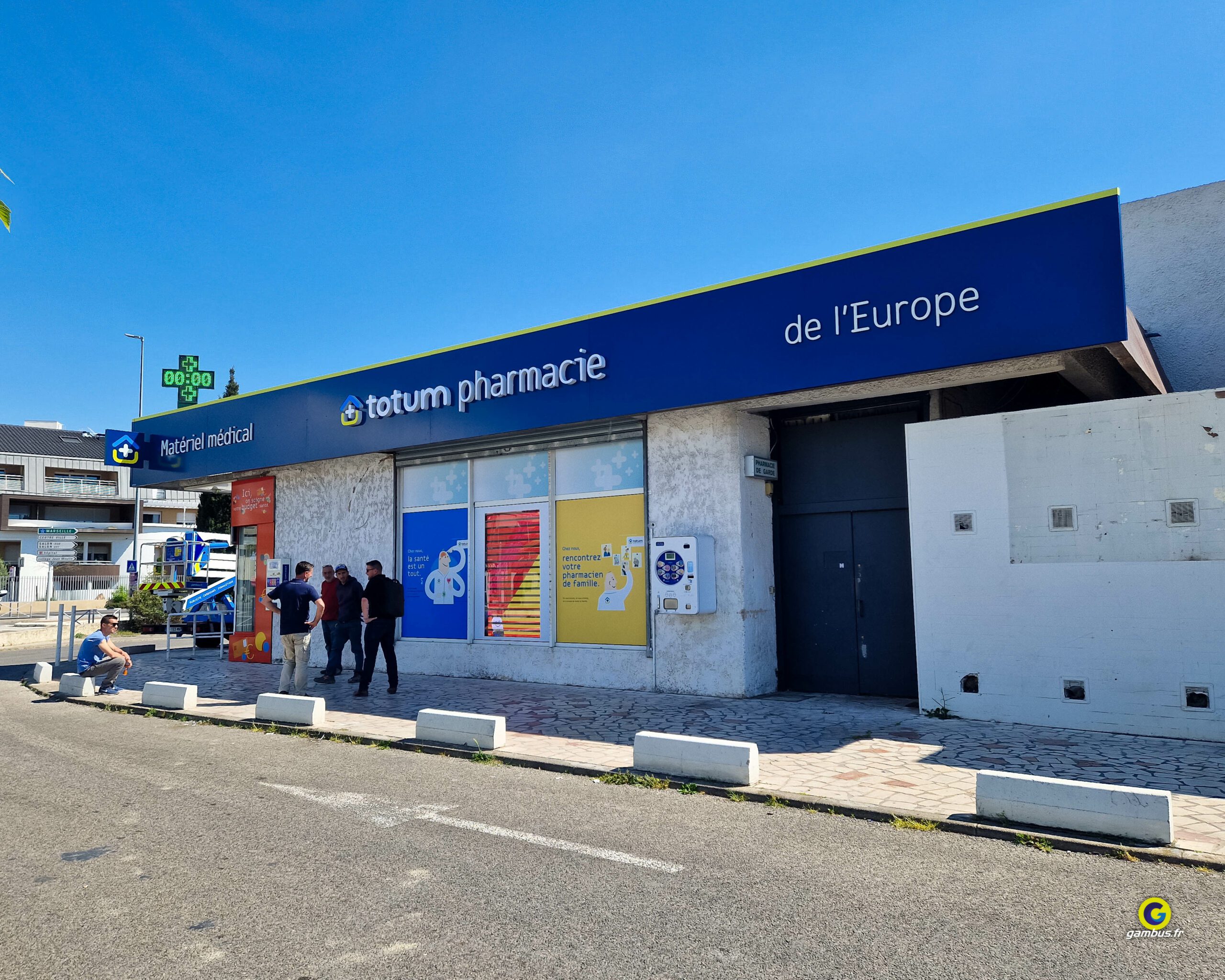 Enseignes Bandeau Bloc LED Pharmacie De L Europe Totum Salon De Provence 25 Scaled, Gambus Enseignes