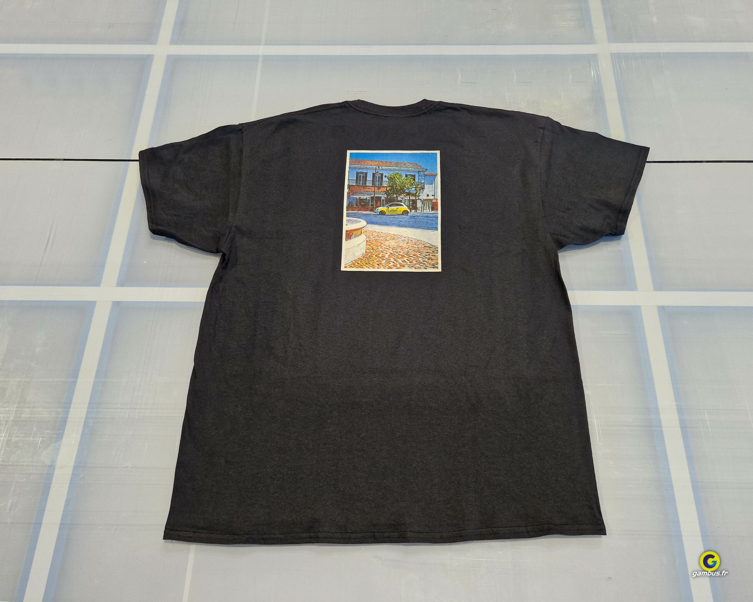 Textile Impression T Shirts Voiture Jaune Casa Della Pizza 2 Scaled, Gambus Enseignes