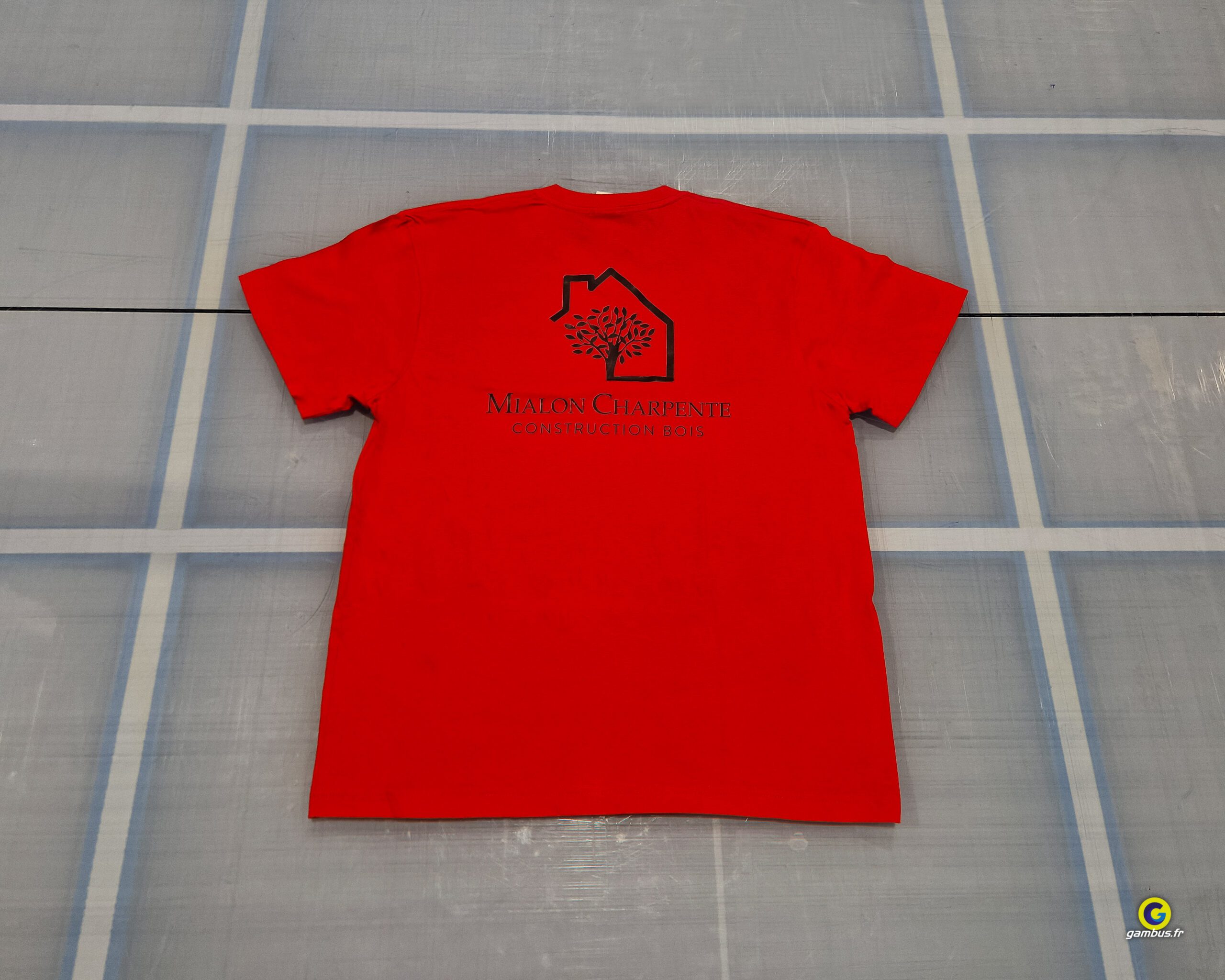 Textile Flocage Personnalise Coeur Dos T Shirt Rouge Mialon Charpente Apt 2023 5 Scaled, Gambus Enseignes