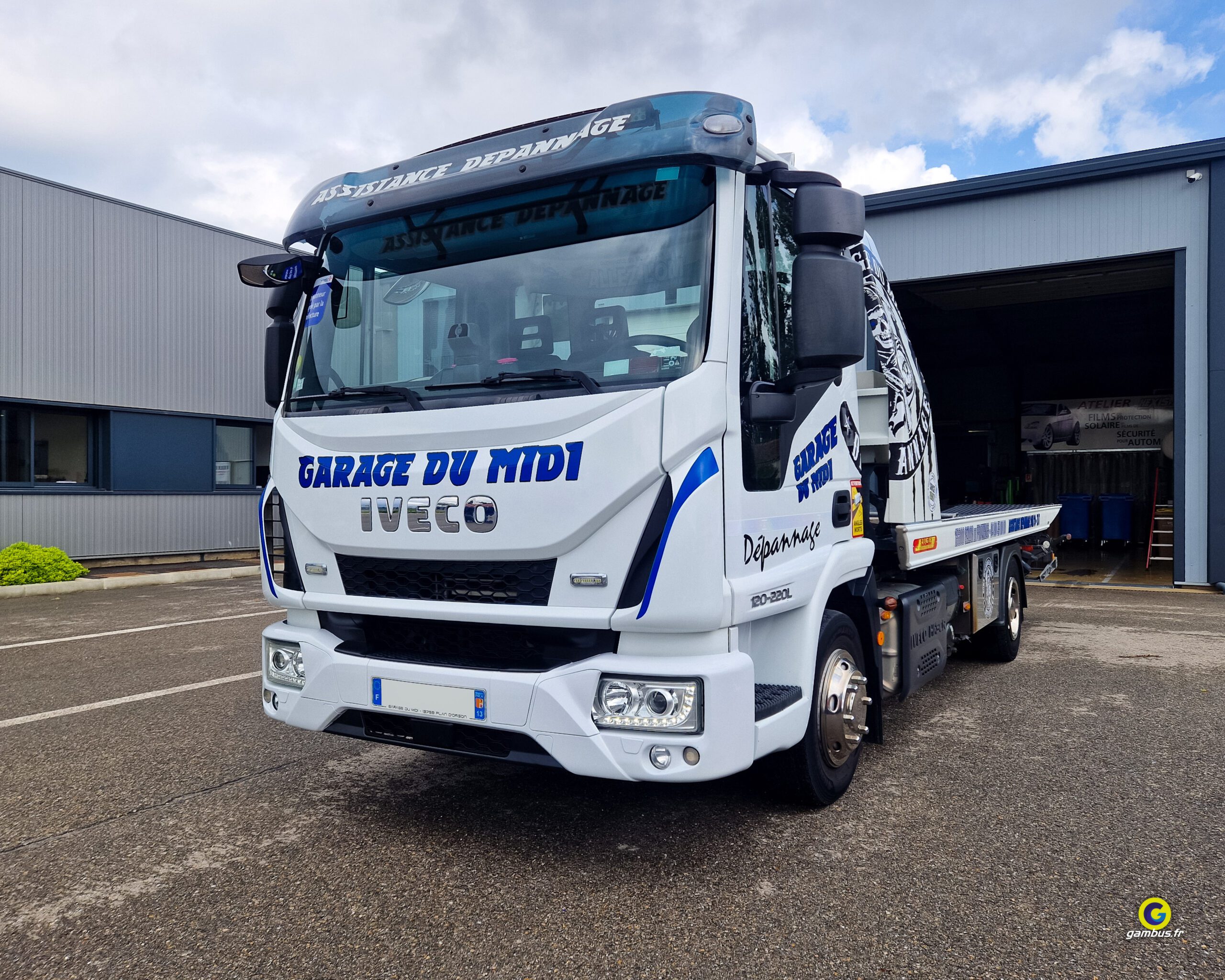 Vehicules Marquage Publicitaire Iveco Depannage Garage Du Midi 2024 10 Scaled, Gambus Enseignes