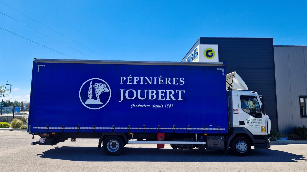 vehicules_peinture-a-l-encre-sur-bache_remorque-camion_pepinieres-joubert_2024-8