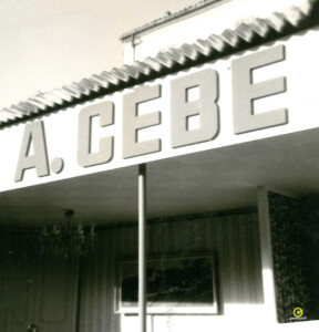 1446316556, Gambus Enseignes